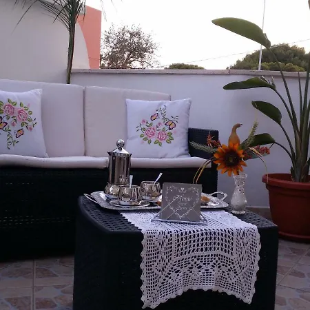 Laura فندق مبيت وإفطار *